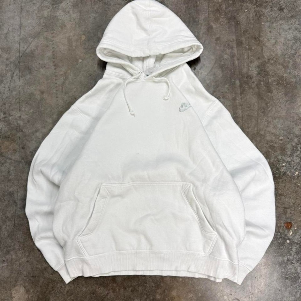 Y2K White Nike‎ Hoodie with embroidered swoosh